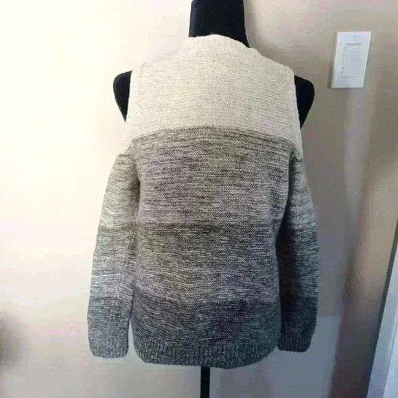 Rebecca Minkoff Page Grey and White Wool Blend Cold Shoulder Knit Sweater M - Picture 4 of 13